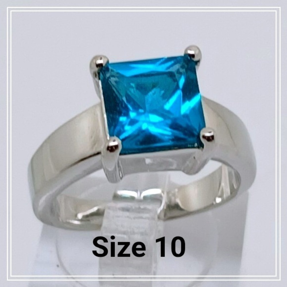Princess Cut‎ Blue Stone Solitaire Ring Silver Tone Tapered Band Size 10